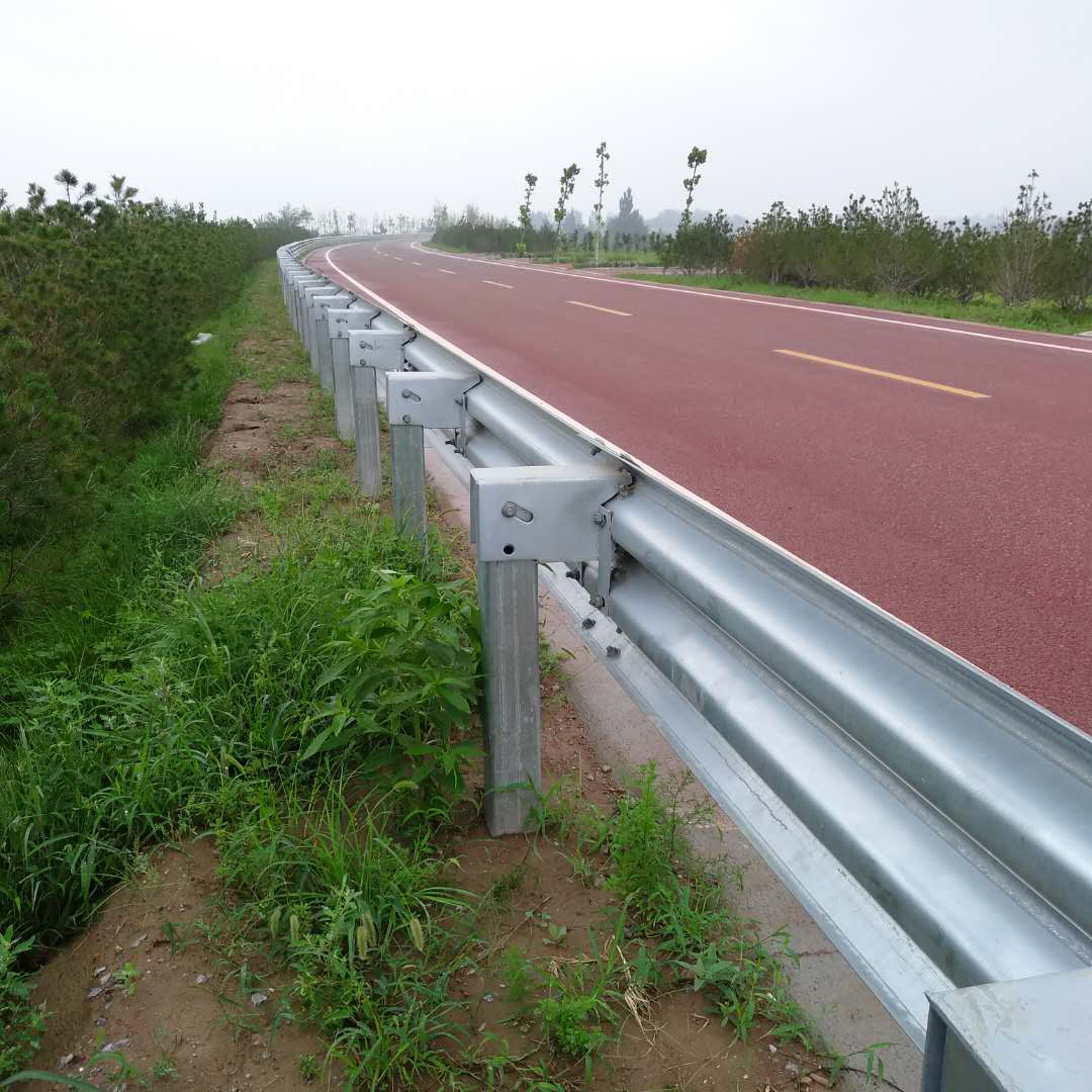 公路護欄板